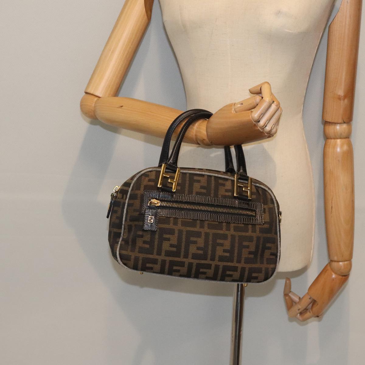 FENDI Zucca Canvas Hand Bag Brown Black ep5979