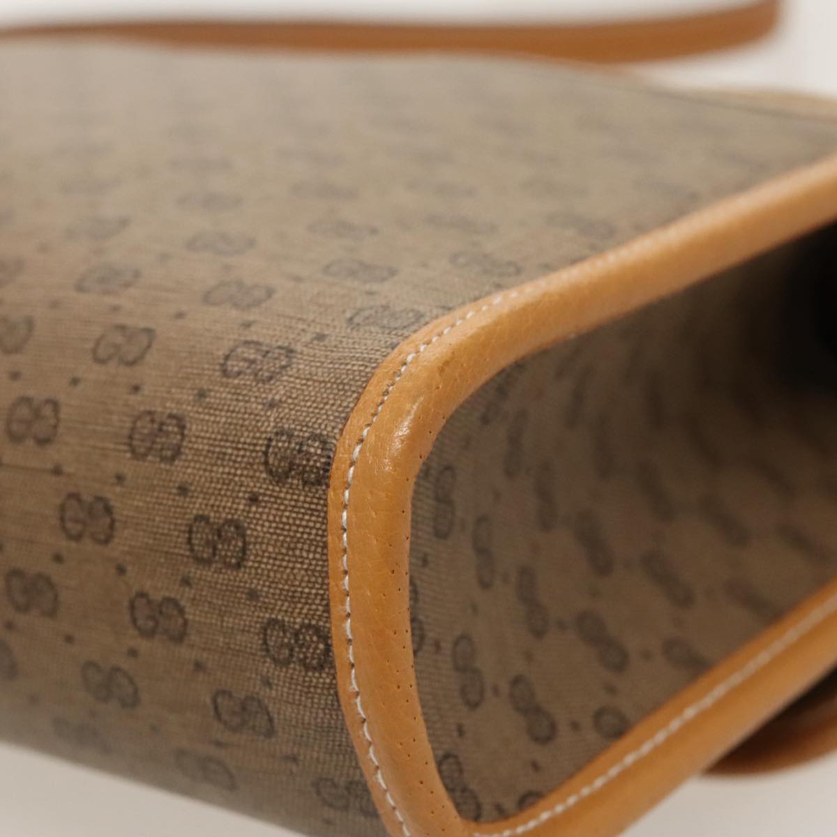 GUCCI Micro GG Supreme Shoulder Bag PVC Beige Gold ep6309
