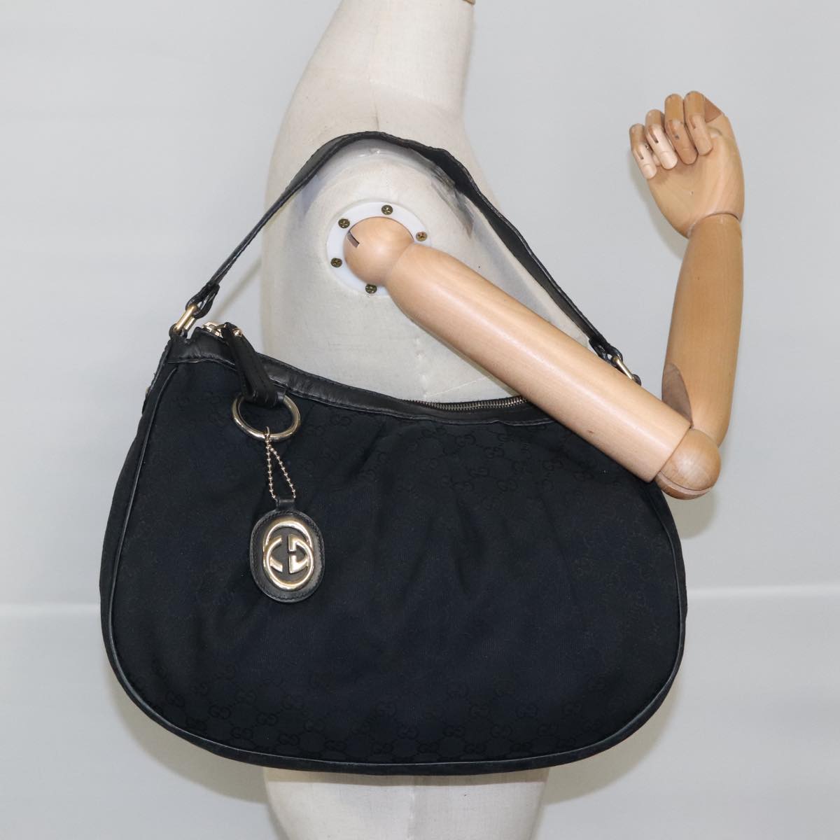 GUCCI GG Canvas Shoulder Bag Black Gold 232955 ep6310