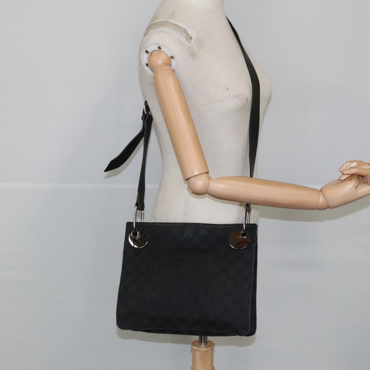 GUCCI GG Canvas Shoulder Bag Black Silver 120841 ep6562