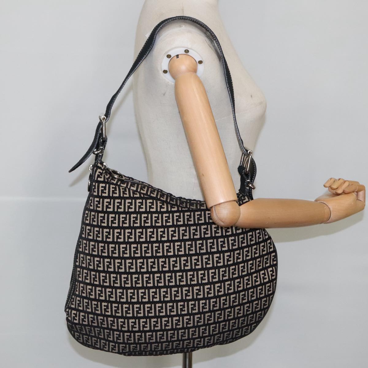 FENDI Zucchino Canvas Shoulder Bag Black ep6606