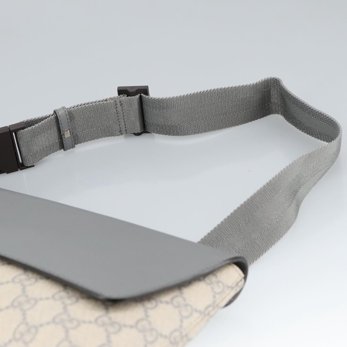 GUCCI GG Supreme Waist bag PVC White Silver 353435 ep6647