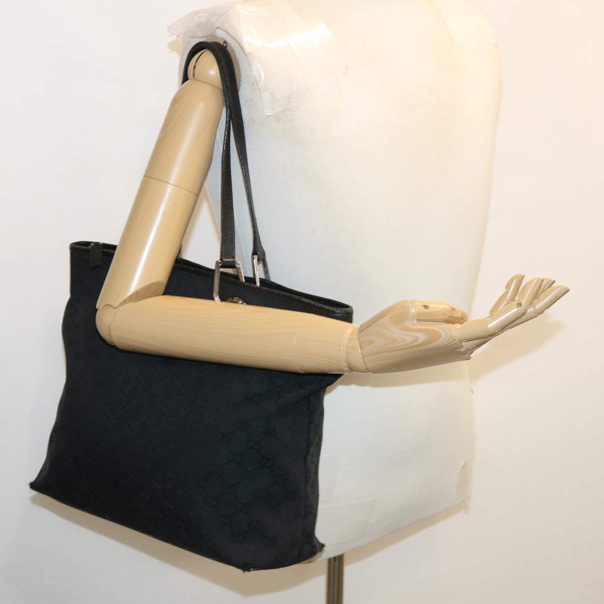 GUCCI GG Canvas Shoulder Bag Black 140274 ep717