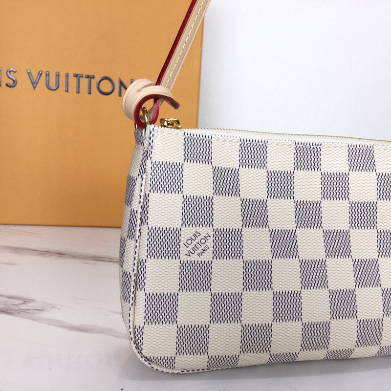 LOV2 Bags - Luxurious Bags  1810