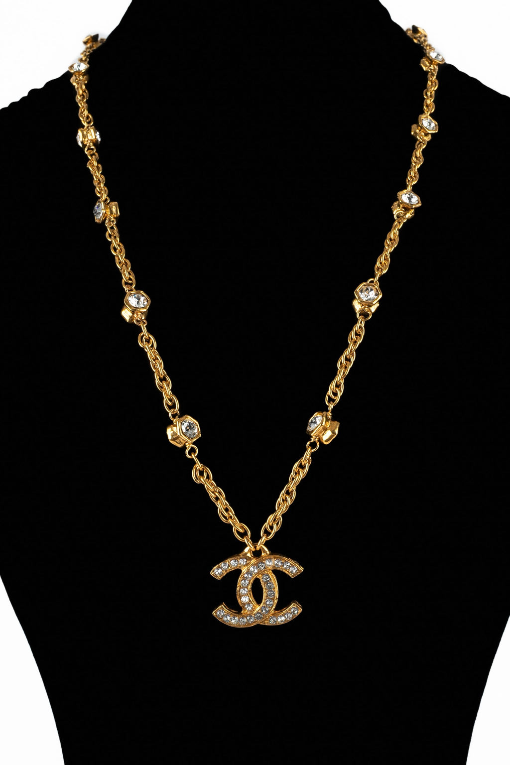 Collier cc Chanel