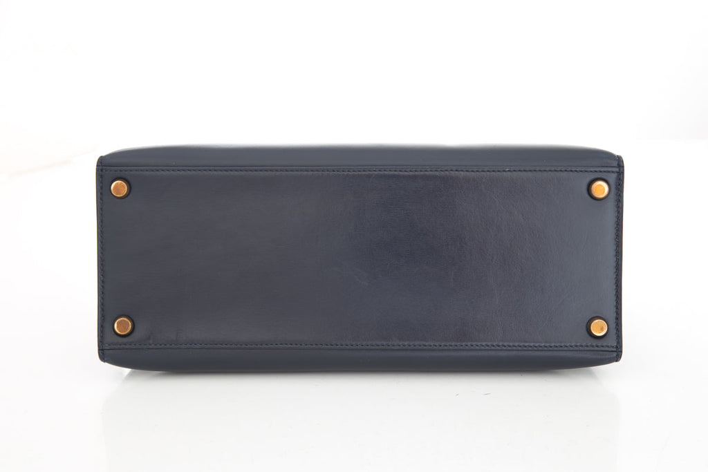 HermÃƒÆ’Ã‚Â¨s Vintage 1979 Kelly 28 CM ChÃƒÆ’Ã‚Â¨vre Leather in Bleu Marine with Gold Hardware