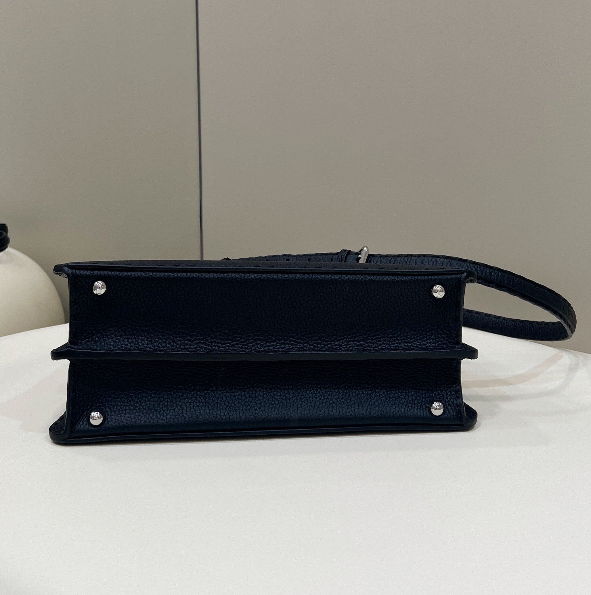 FI GlamI ISeeU MeGLAMIum Black For Women, Handbags, Shoulder Bags 13.1in/33.5cm FF