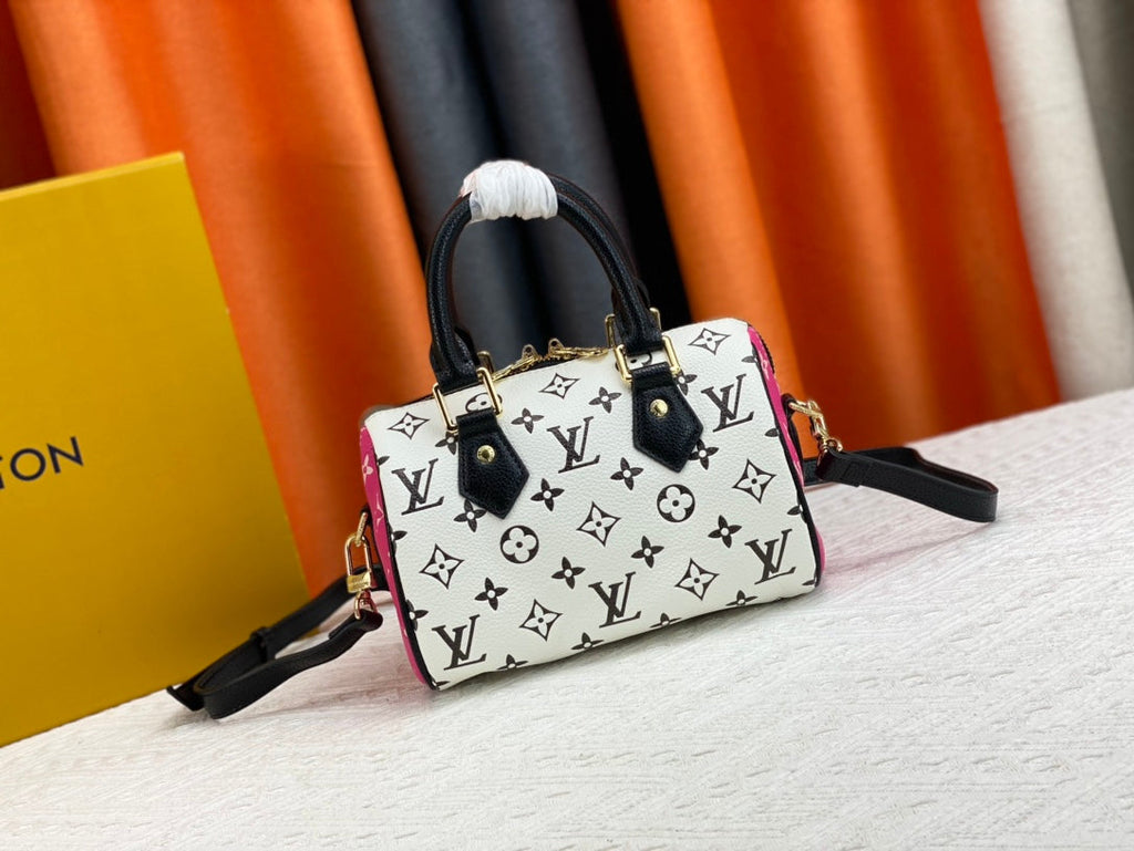 EN - Luxury Bags LUV 779