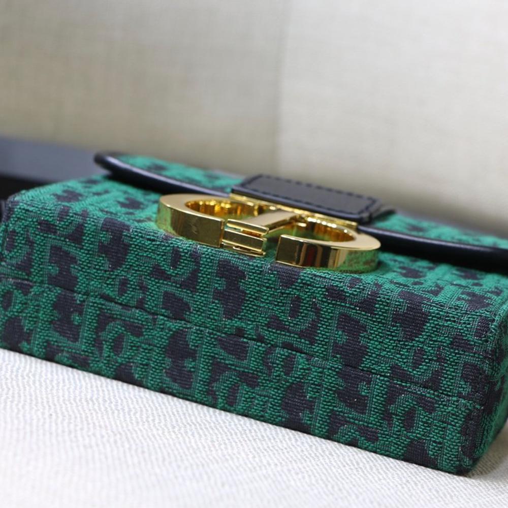 30 MONTAIGNE FLAP BAG