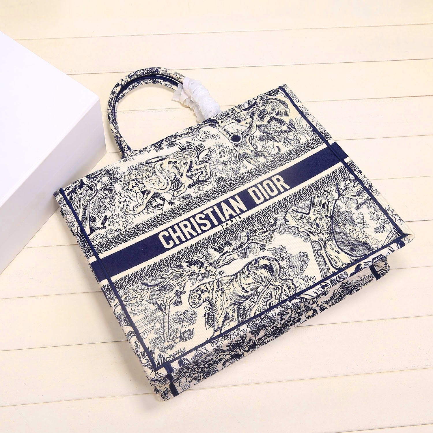 GLAMI Large Book Tote For Women 16.5in/42cm CD M1286ZRIW
