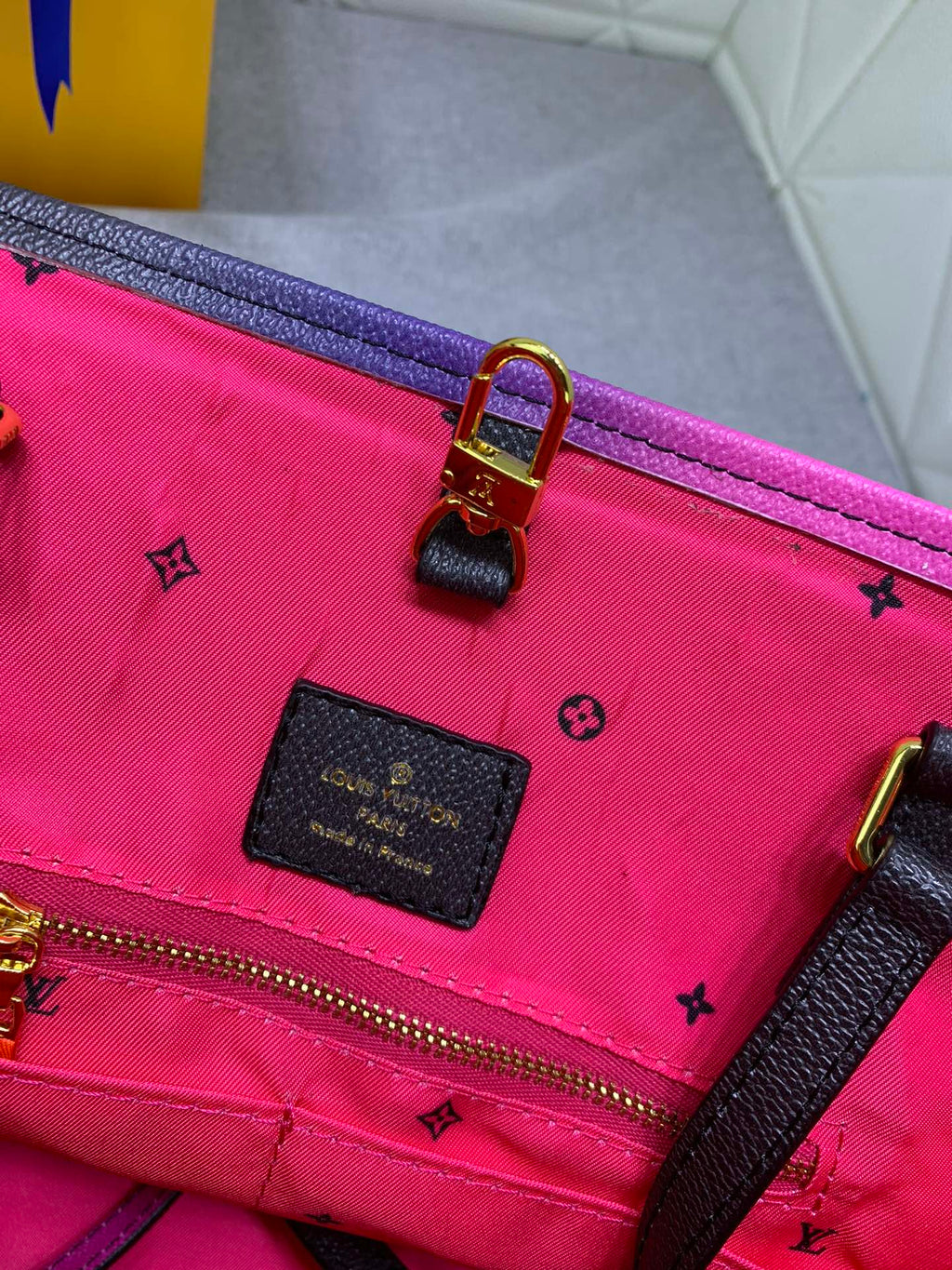 EN - Luxury Bags LUV 749