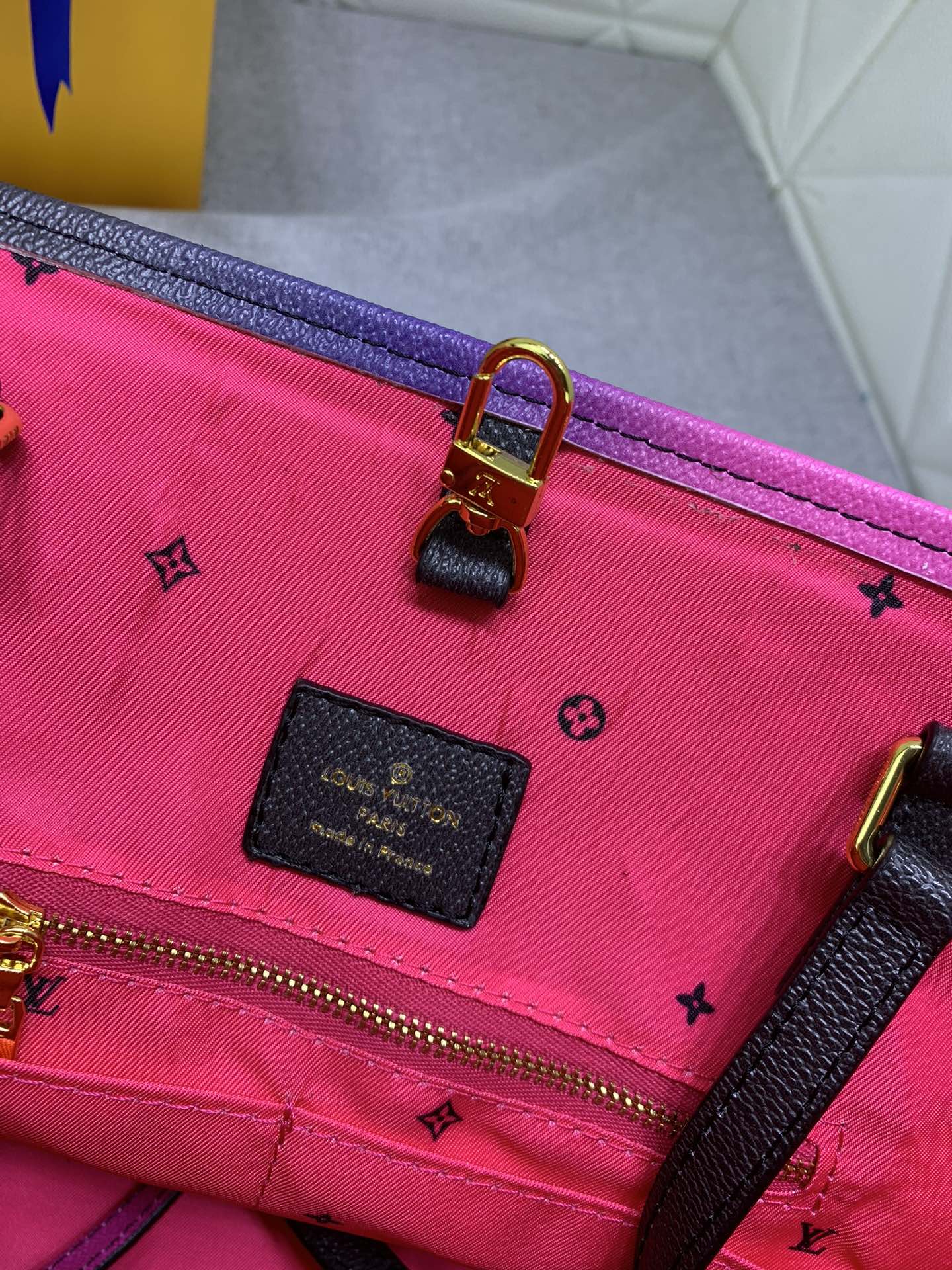 EN - Luxury Bags LUV 749