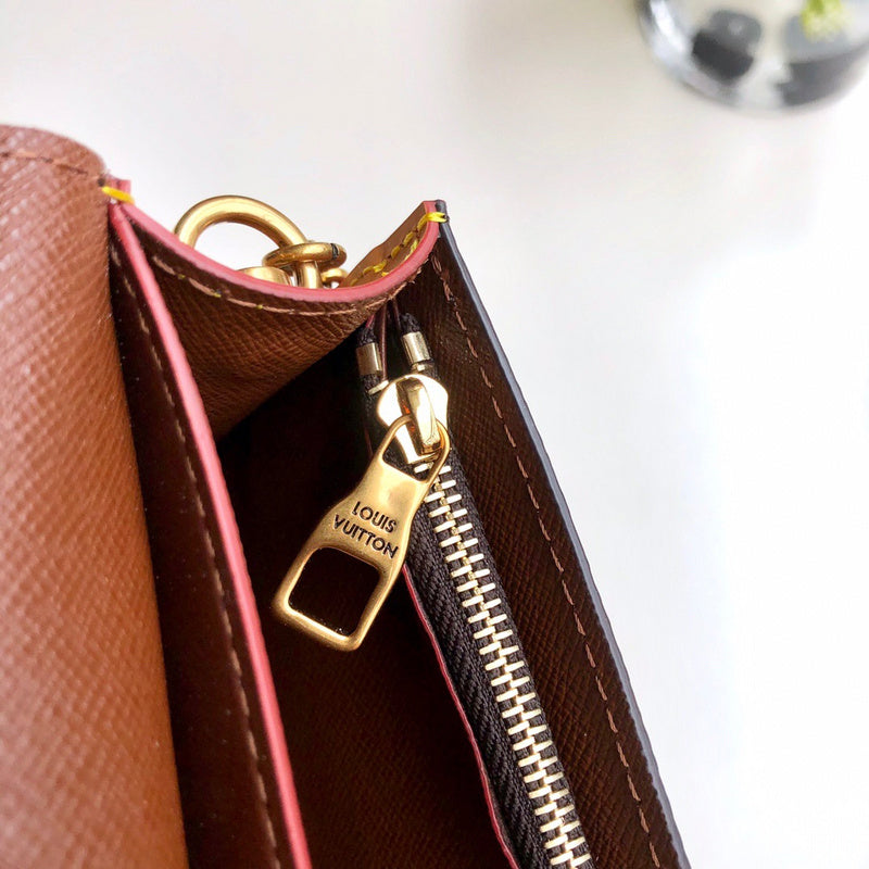 LOV2 Bags - Luxurious Bags  1604