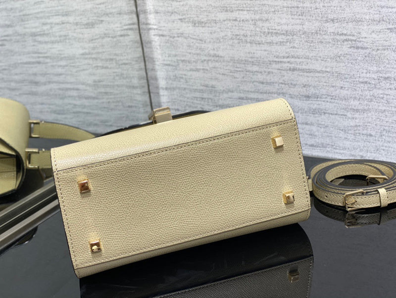 ELE - HMS Bags - 011