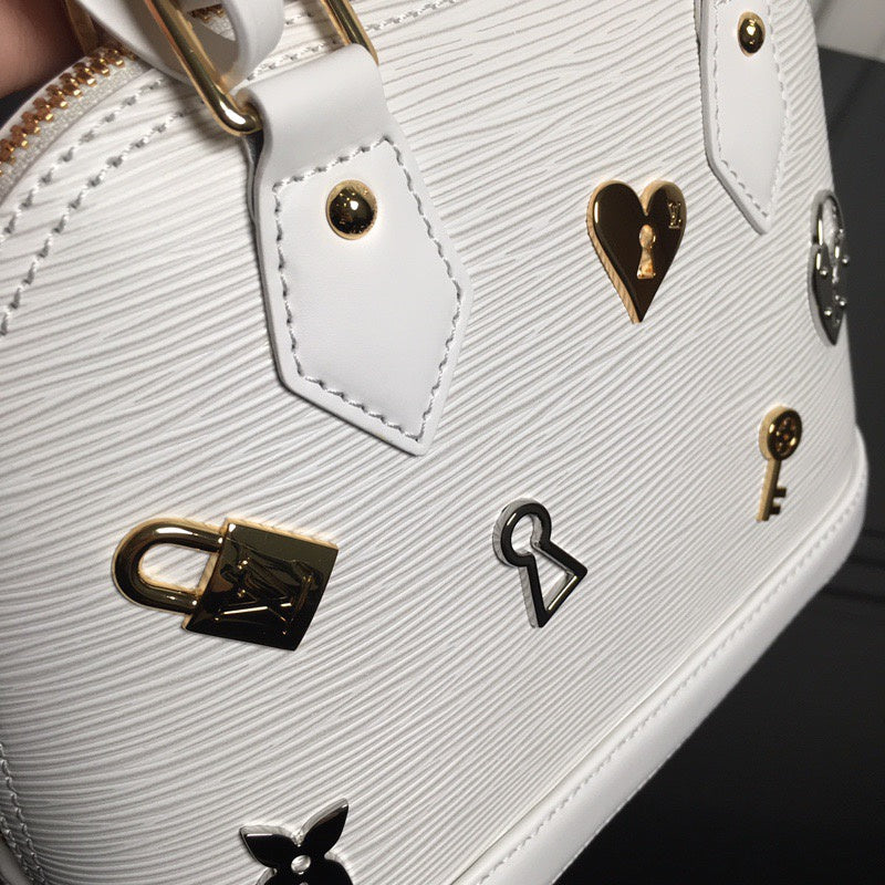 LOV2 Bags - Luxurious Bags  1972