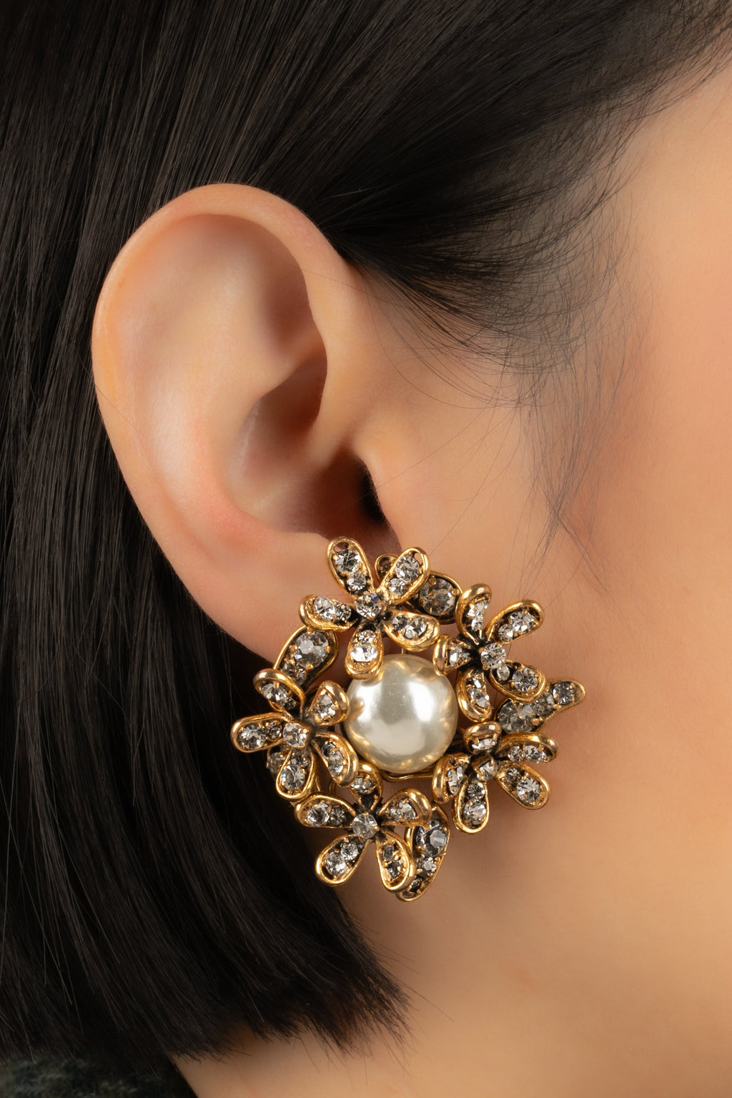 Boucles d'oreilles camélia Chanel