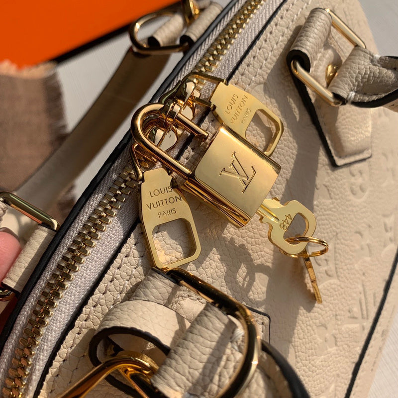 LOV2 Bags - Luxurious Bags  1761