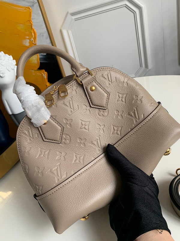 LOV2 Bags - Luxurious Bags  1853