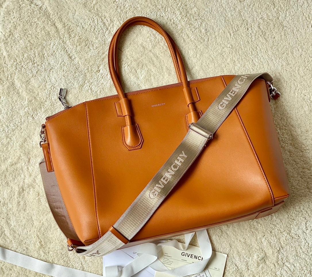 gv Small Antigona Sport Bag Pumpkin For Women, Handbags, Shoulder Bags 13in/33cm GVC GLAMI50MZB1A4-802