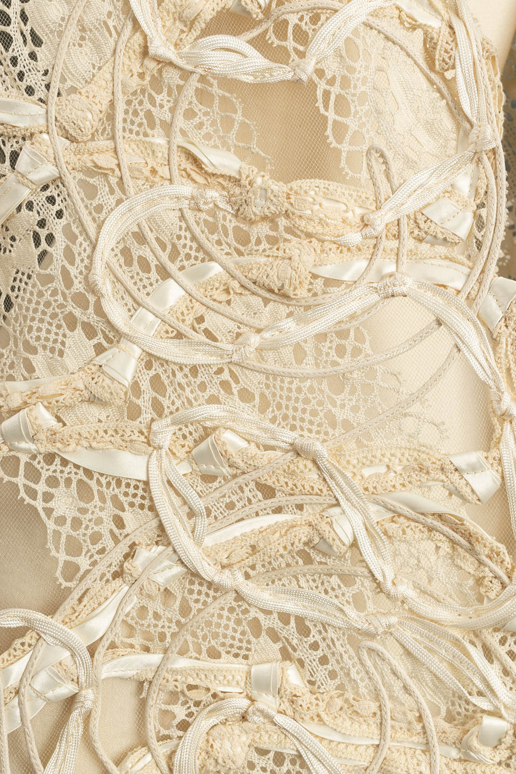 Veste en tulle et dentelle Christian Lacroix