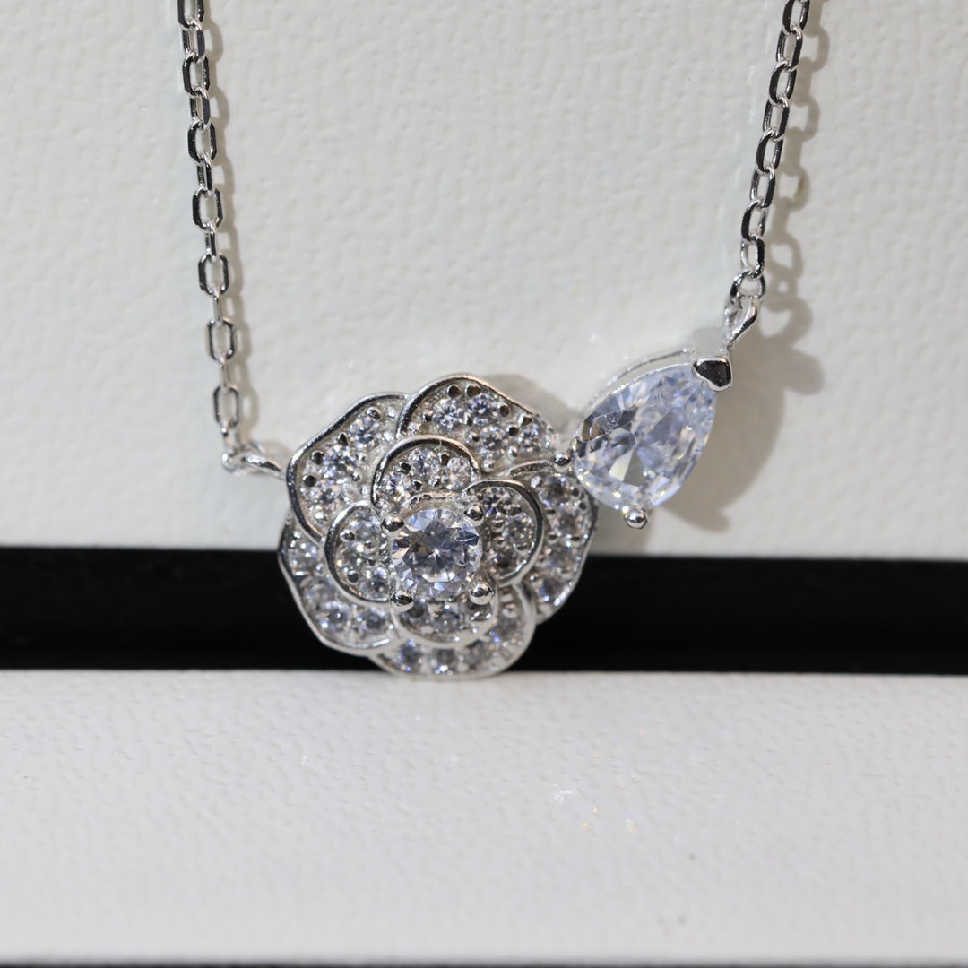 EN - Lux Necklace CHL007