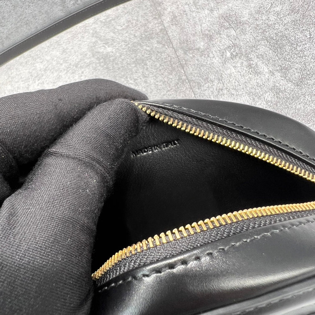 GLAMI Crossbody Oval Purse Cuir Triomphe Black For Women 6in/16cm 10I703DPQ.38NO
