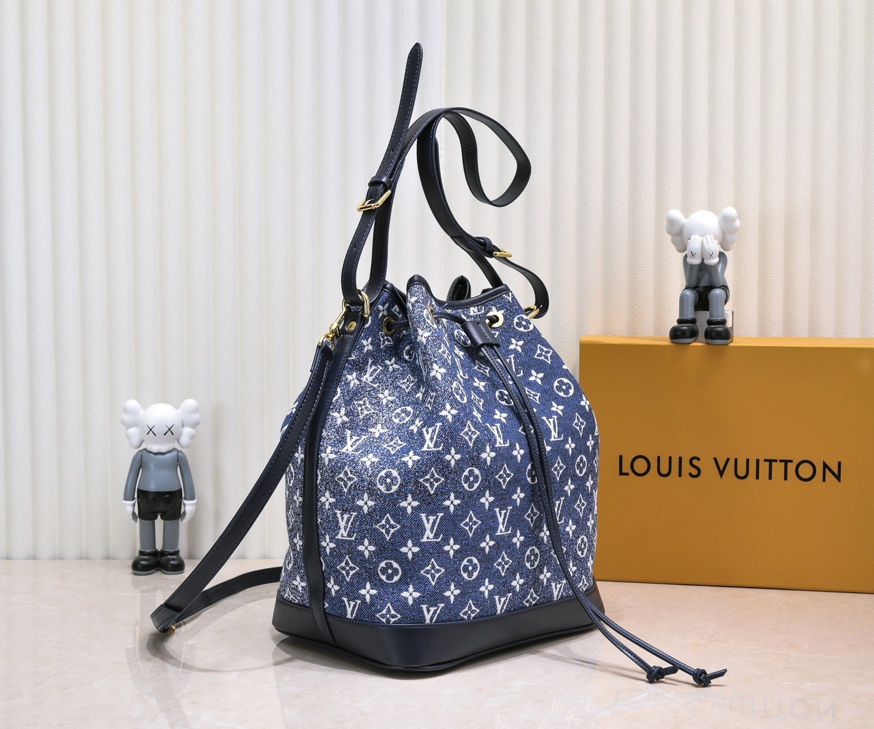 EN - Luxury Bags LUV 875