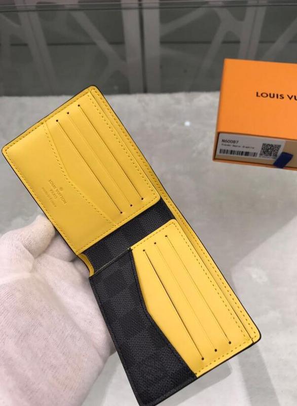 SAMC - Mix Wallets - 025
