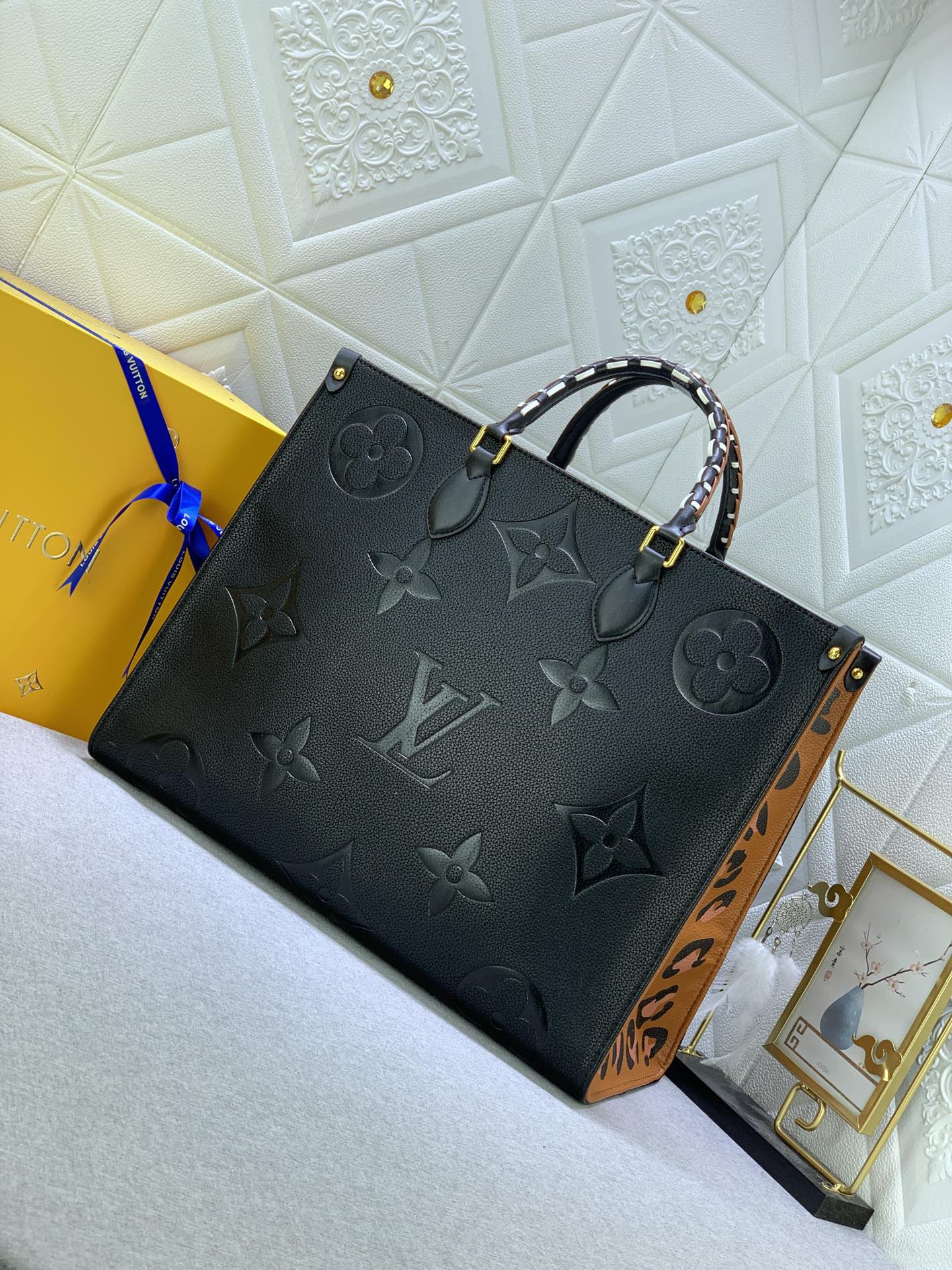 EN - Luxury Bags LUV 751