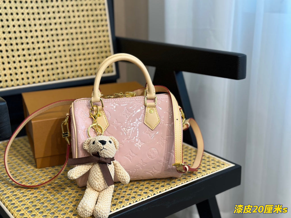 EN - Luxury Bags LUV 737
