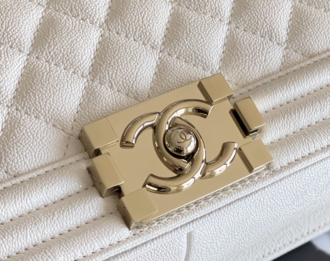 CHLMedium Classic Flap Bag 25cm White For Women A67086