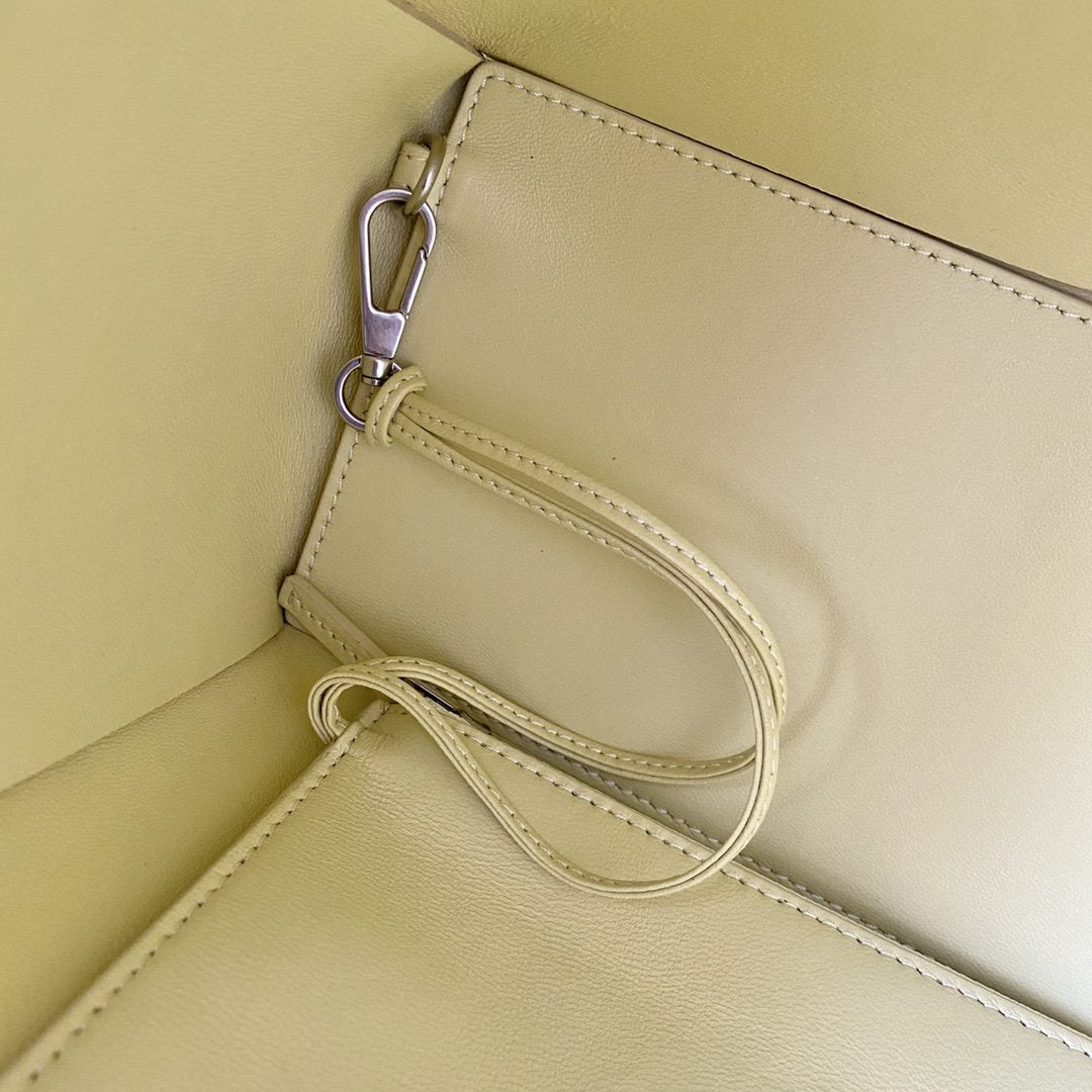 GLAMI Arco Tote Bag For Women 16.14in/41cm In Yellow IGLAMI Cream 609175VCQC27450