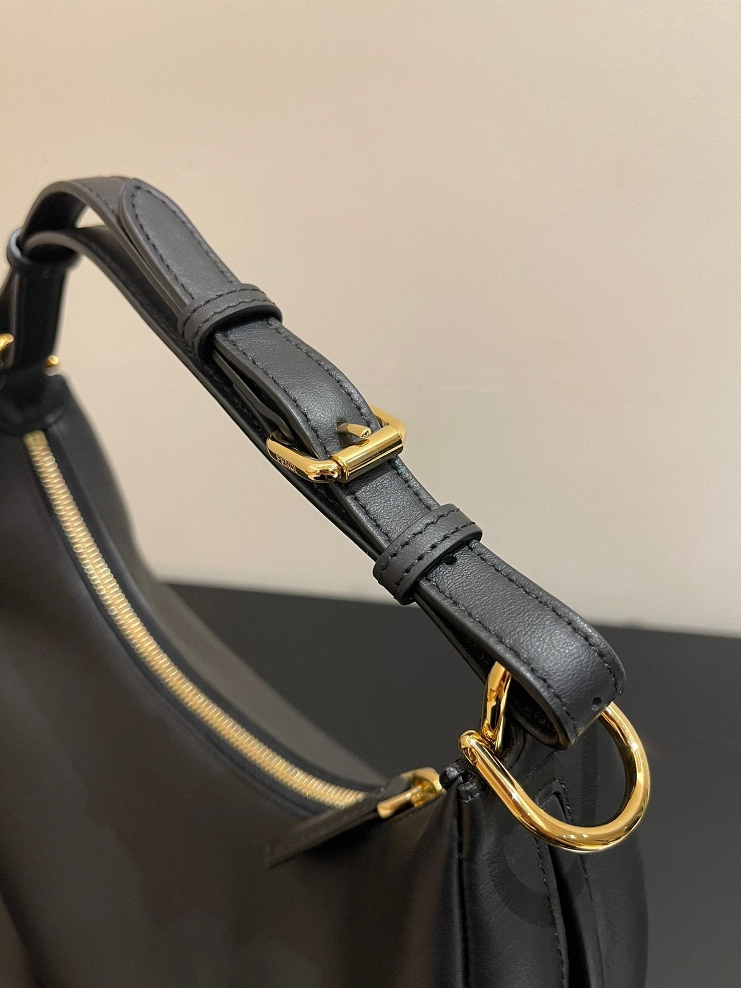 FI FIgraphy Small Black For Women, Handbags, Shoulder Bags 11.4in/29cm  8BR798A5DYF1HEJ
