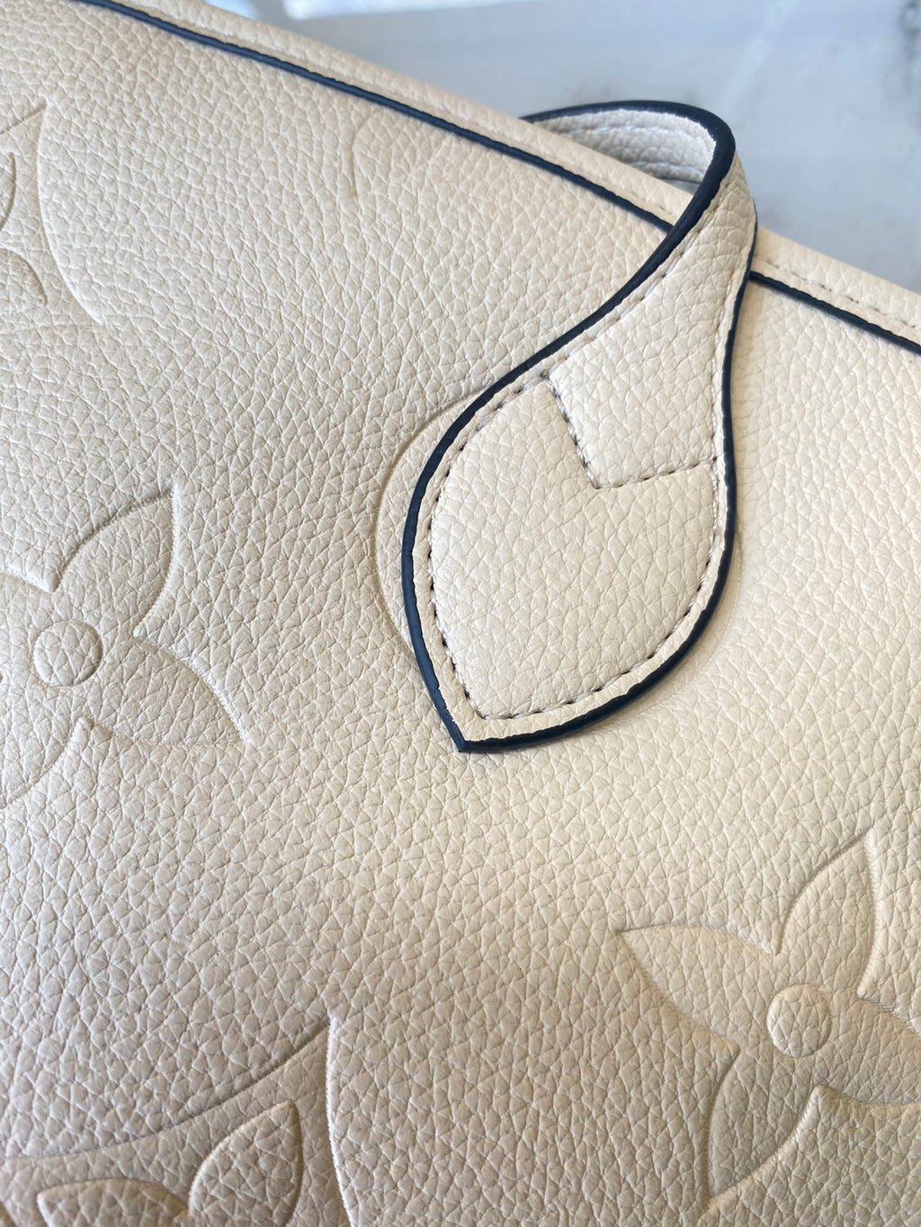 EN - Luxury Bags LUV 790