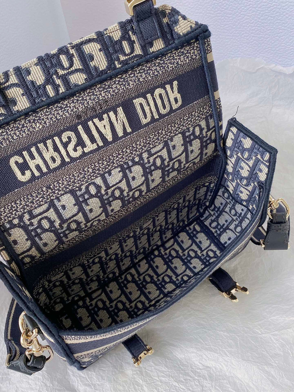 GLAMI Small DYORCAMP Bag Blue Oblique Embroidery, Blue Handbags, Shoulder Bags, Crossbody Bags, 23cm CD M1241ORIW_M928