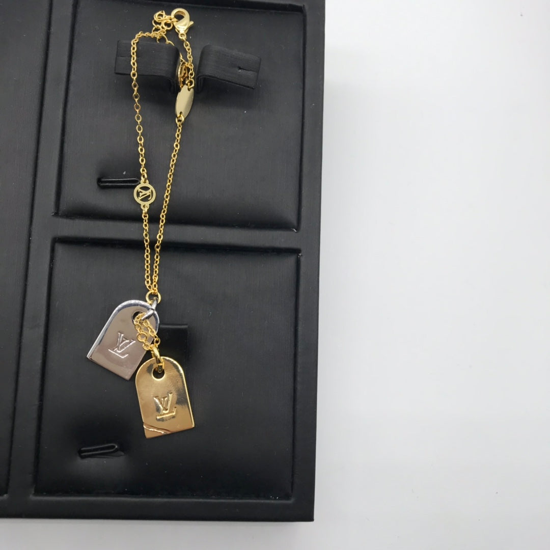 EN - Lux Necklace LUV029
