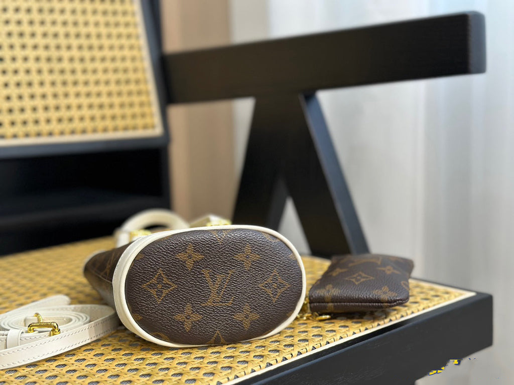 EN - Luxury Bags LUV 725