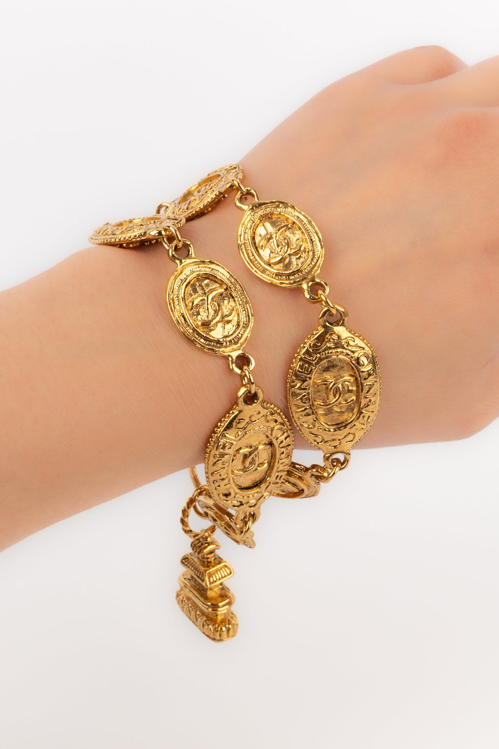 Bracelet breloques Chanel 1980's