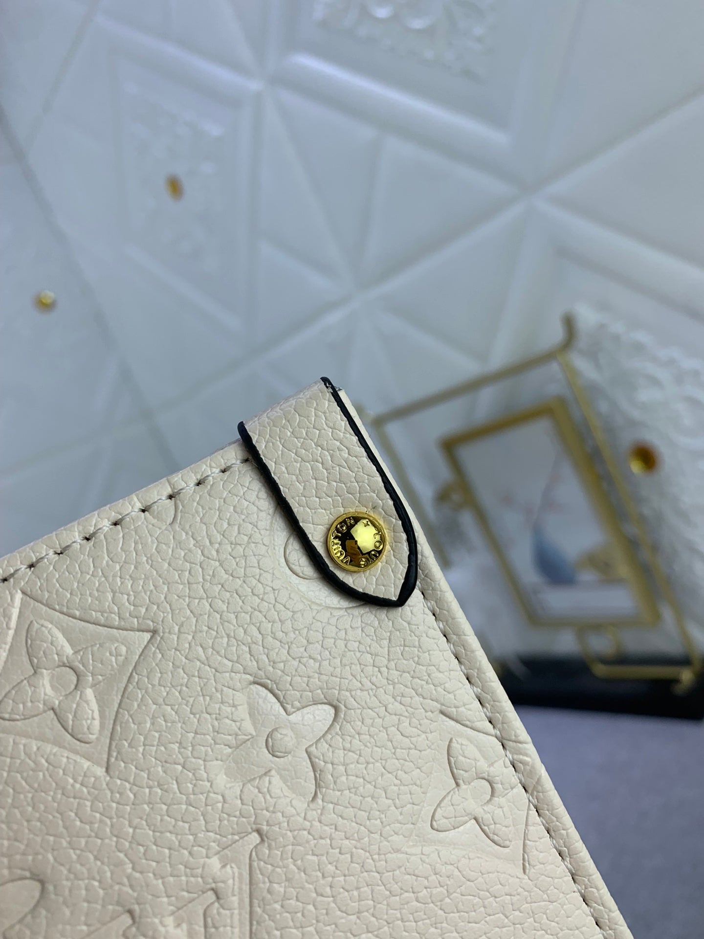 EN - Luxury Bags LUV 768