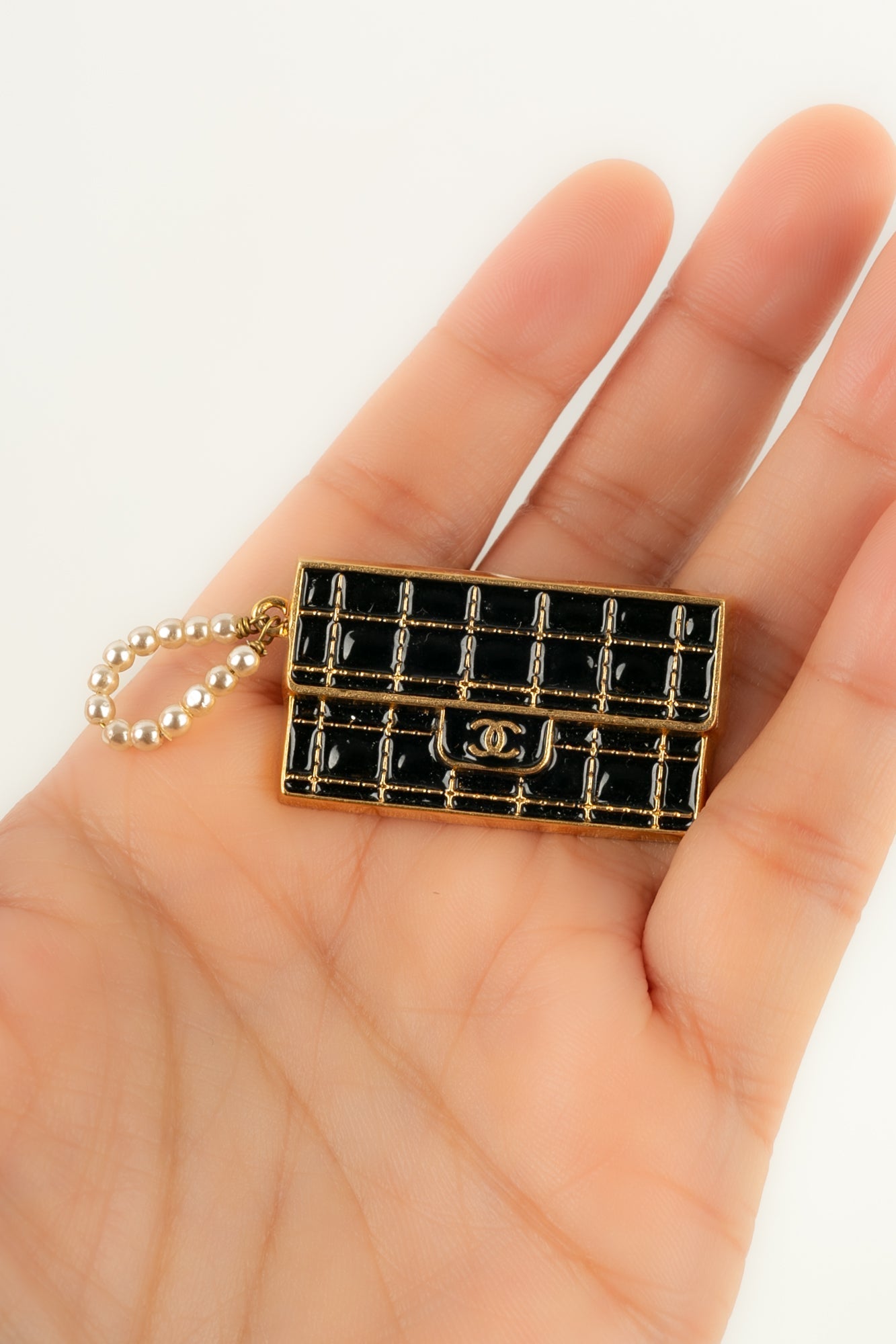 Broche / Pins "sac ÃƒÆ’Ã‚Â  main" Chanel 2002