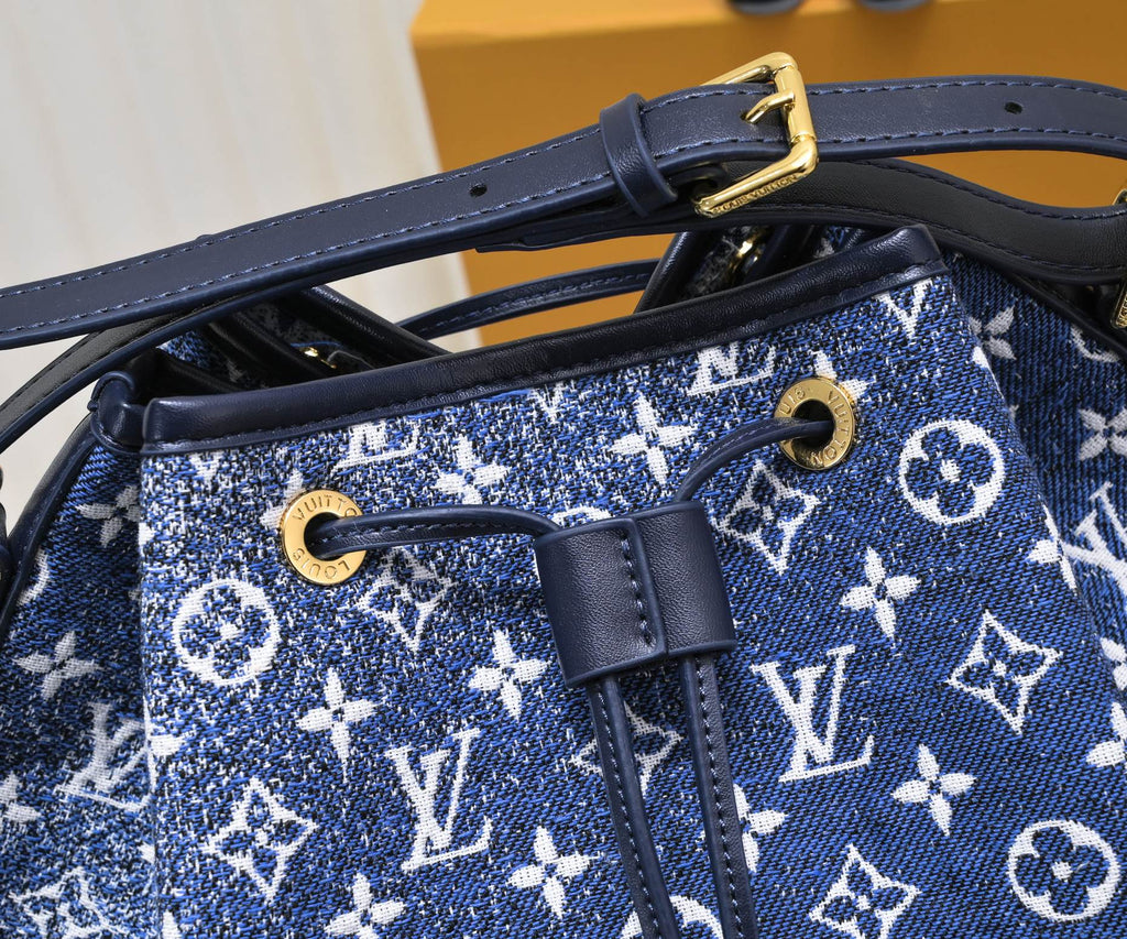 EN - Luxury Bags LUV 875