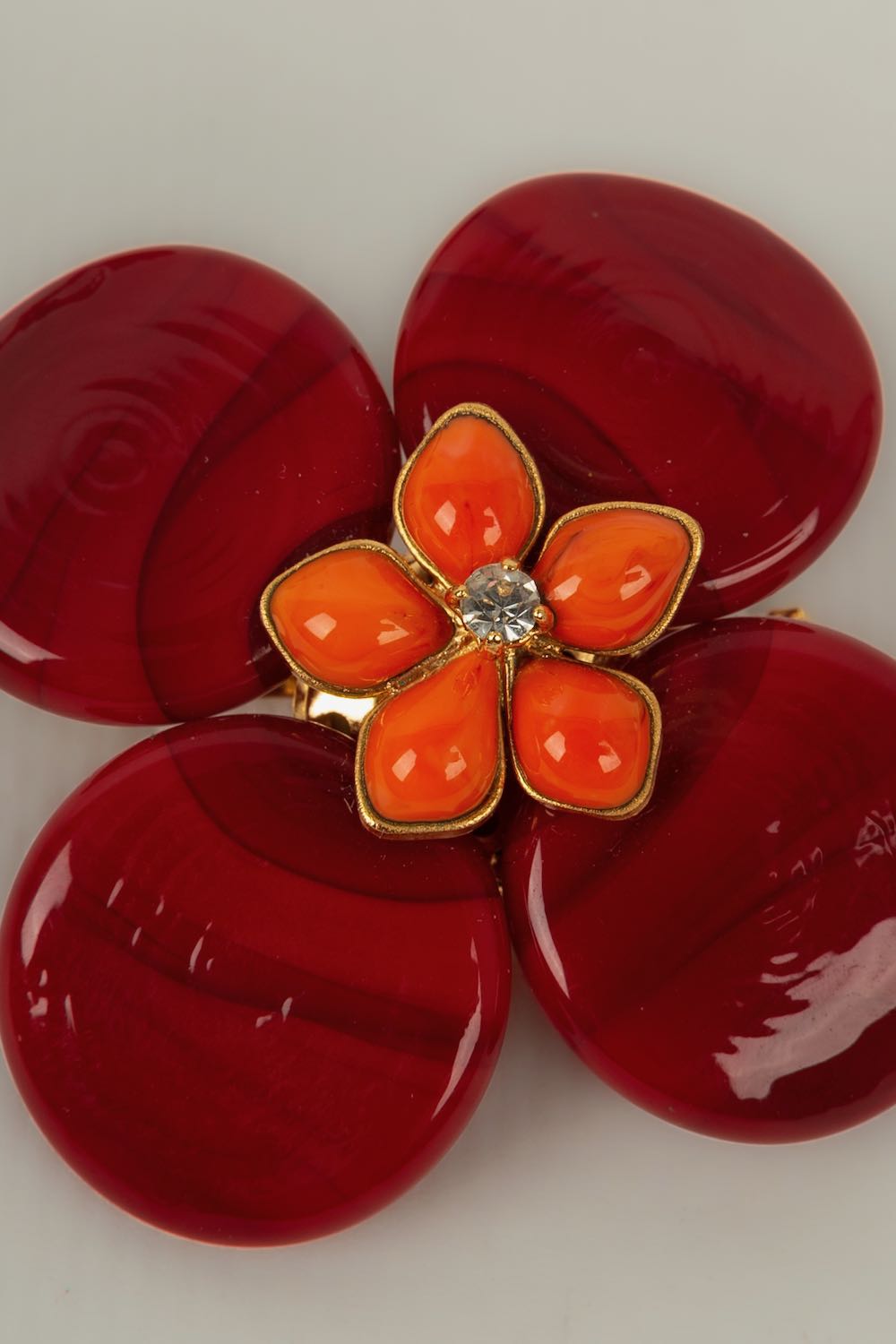 Broche Augustine
