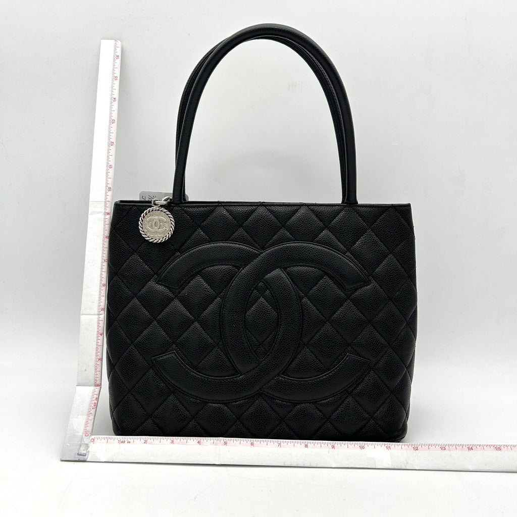 CHANEL Caviar Quilted Medallion Tote Black ch44135jf