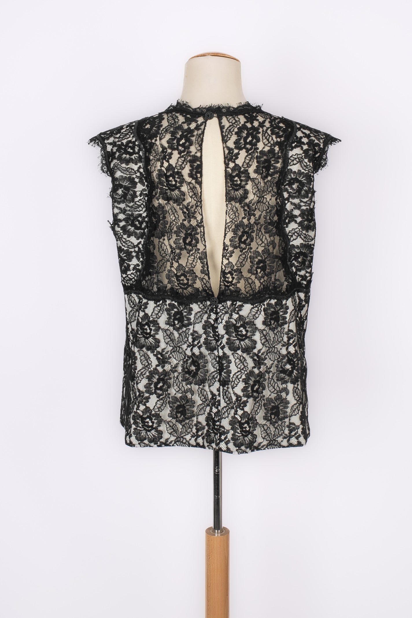 Haut en dentelle Chanel