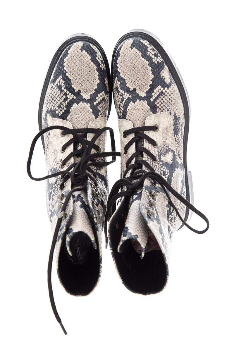 Stuart Weitzman MCKENZEE Grey Snakeskin Boots SZ 6.5