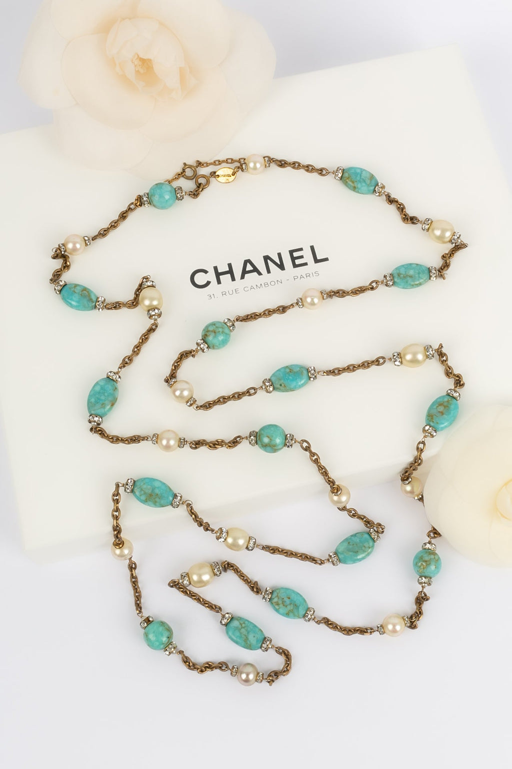 Collier. / sautoir ancien Chanel