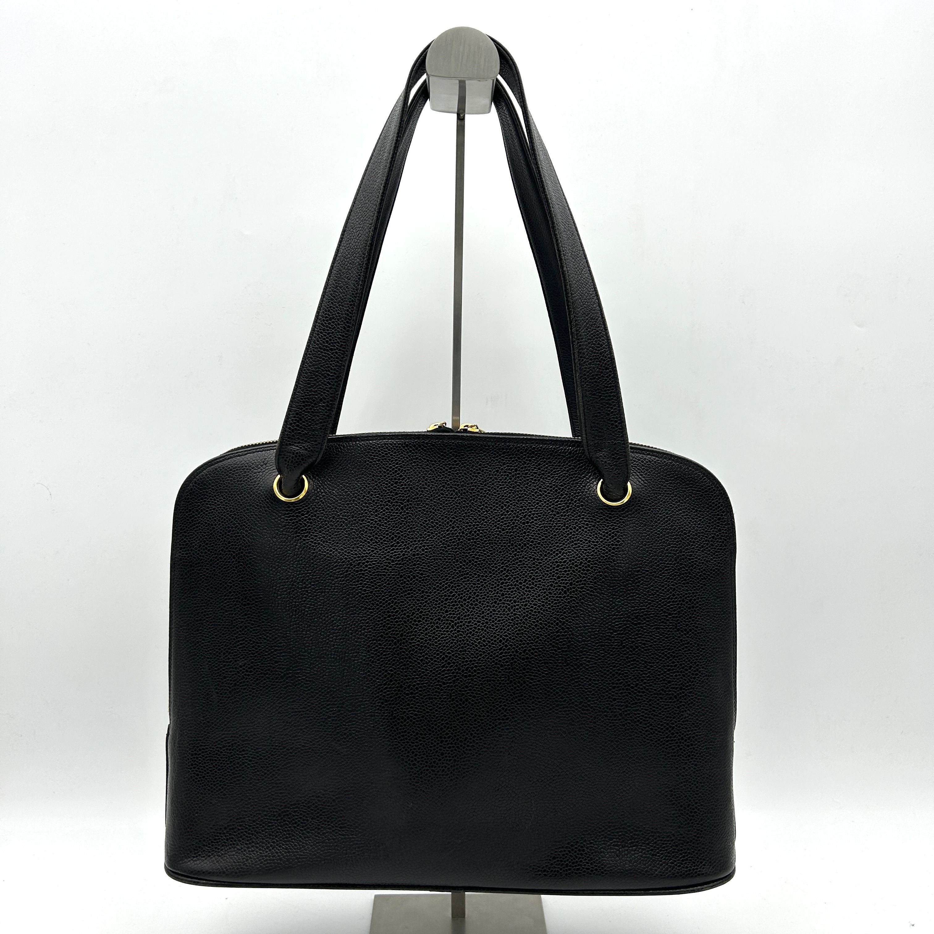 Pre-owned CHANEL Caviar Large CC Shoulder Bag Black  WD012636
