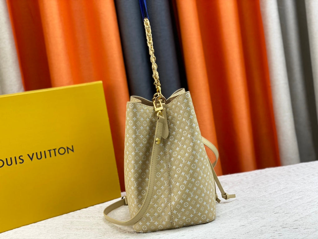 EN - Luxury Bags LUV 872