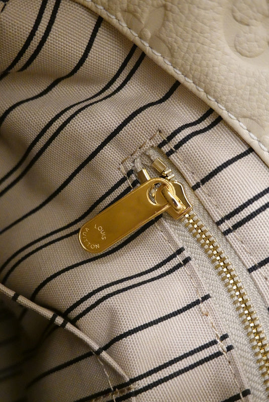 LOV2 Bags - Luxurious Bags  1547