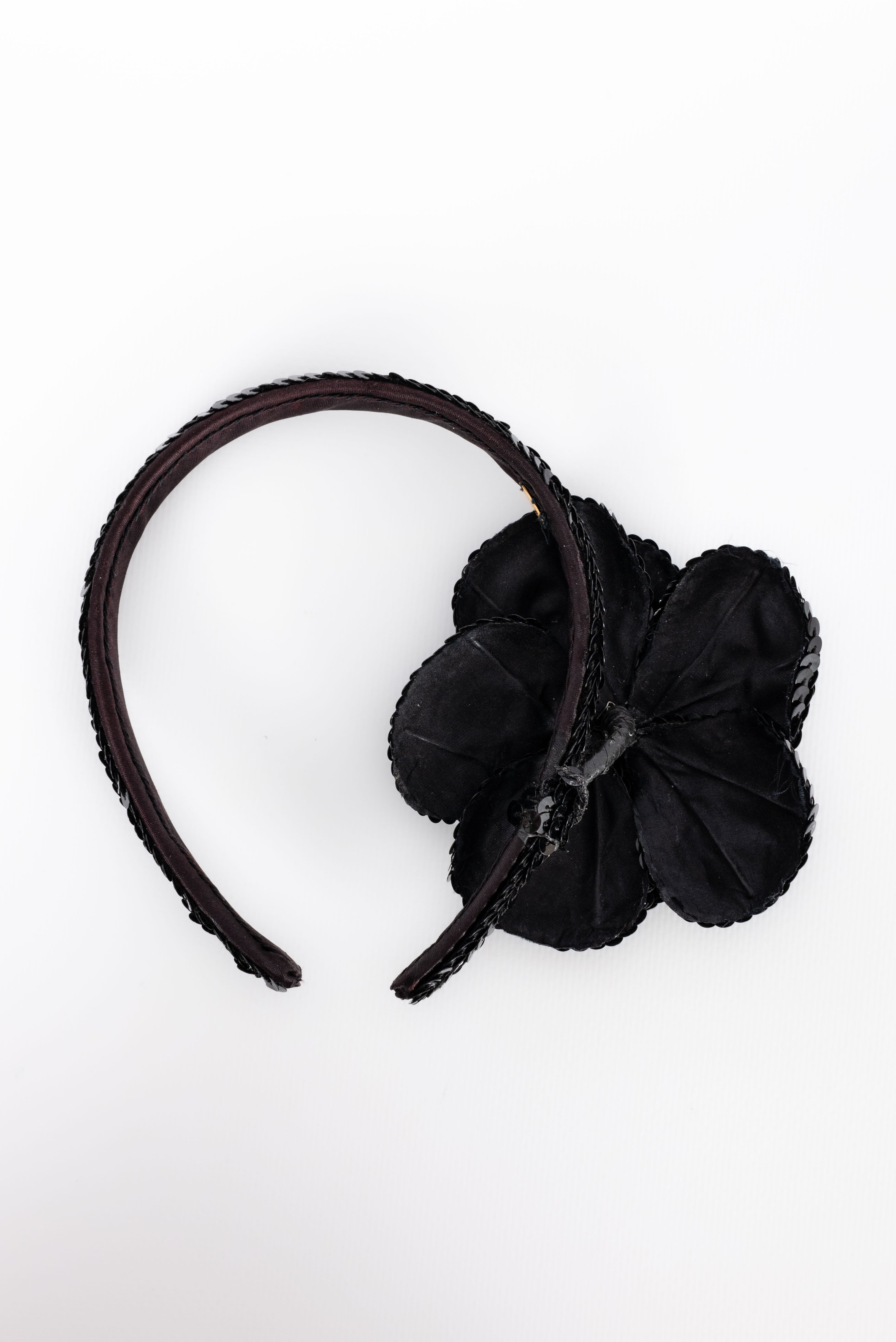 Serre-tÃƒÆ’Ã‚Âªte camÃƒÆ’Ã‚Â©lia Chanel